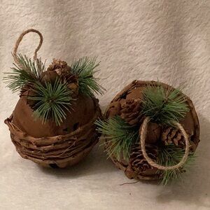 4" Christmas Jingle Bells ~ Rustic Primitive Farmhouse ~ 2 ct ~ Metal